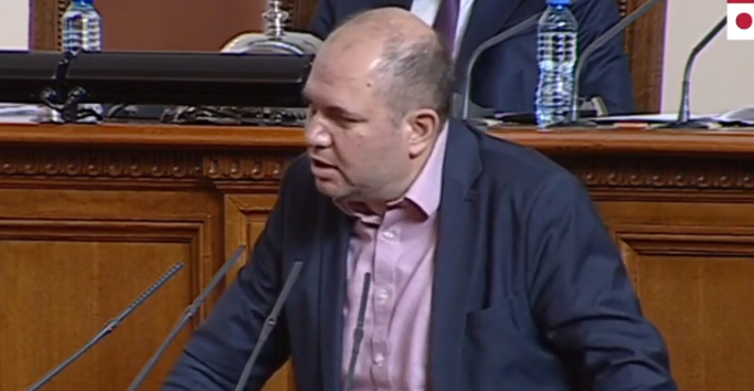 Владислав Панев към министъра на енергетиката: Какви са лостовете, с които разполагаме за влизането на интерконектора с Гърция в експлоатация в средата на годината?